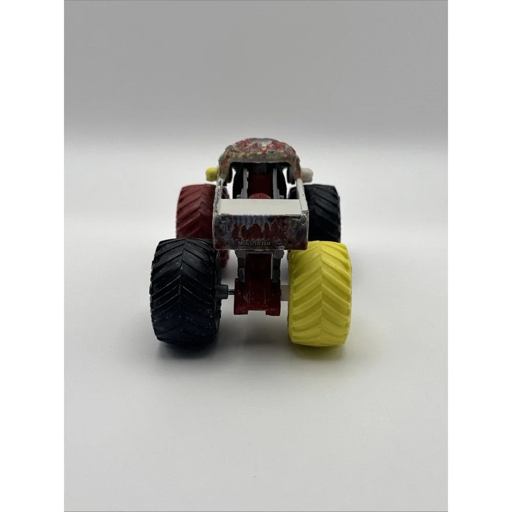 Spin Master Monster Jam PHASED OUT ZOMBIE Truck 1:64